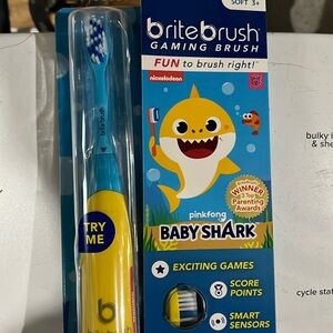 Britebrush baby shark tooth brush